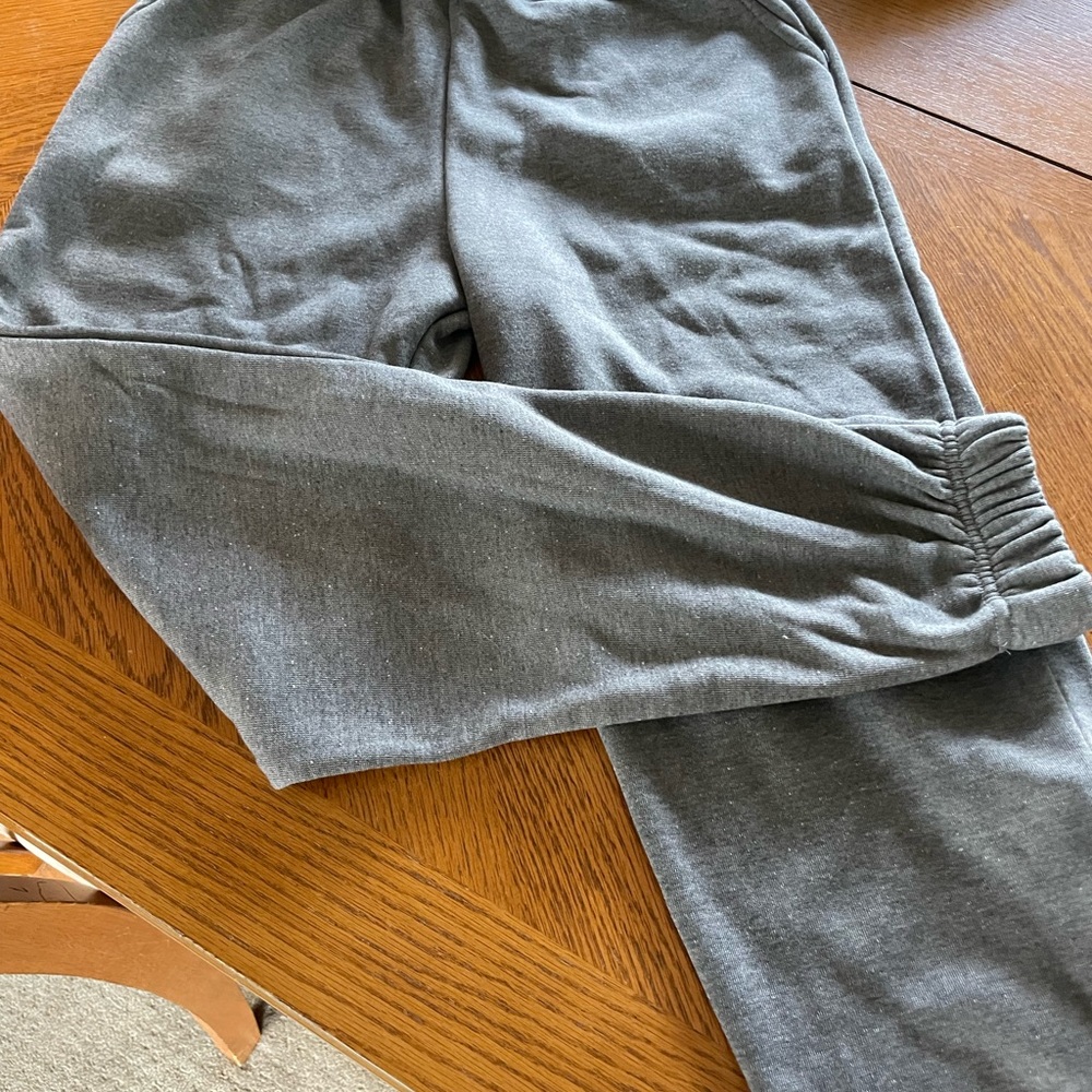 Women’s gray sweatpants